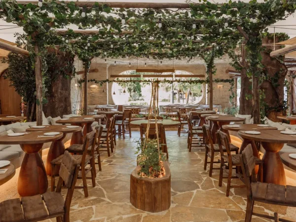 Interior of Begin Harvest restaurant