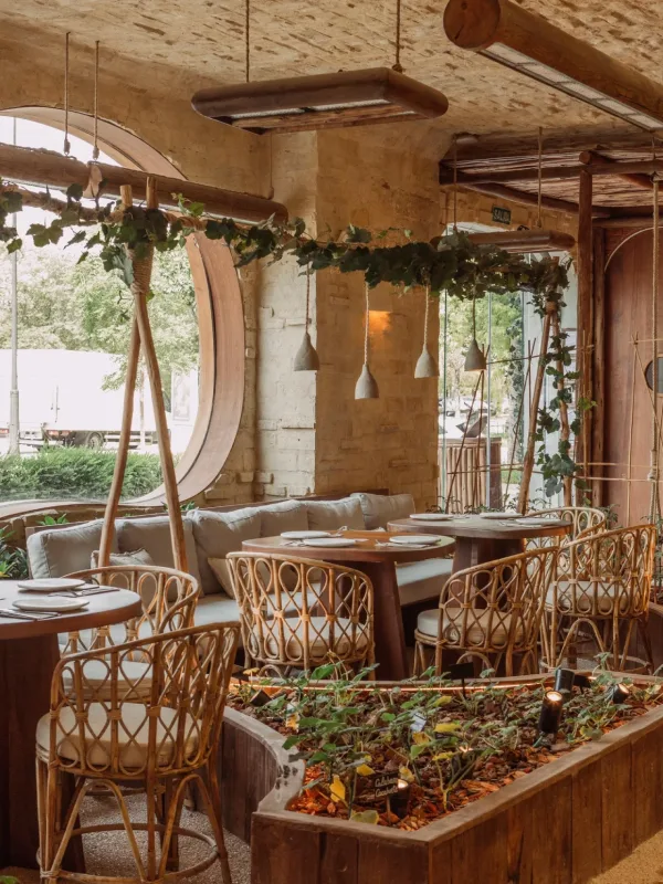 Interior of Begin Harvest restaurant