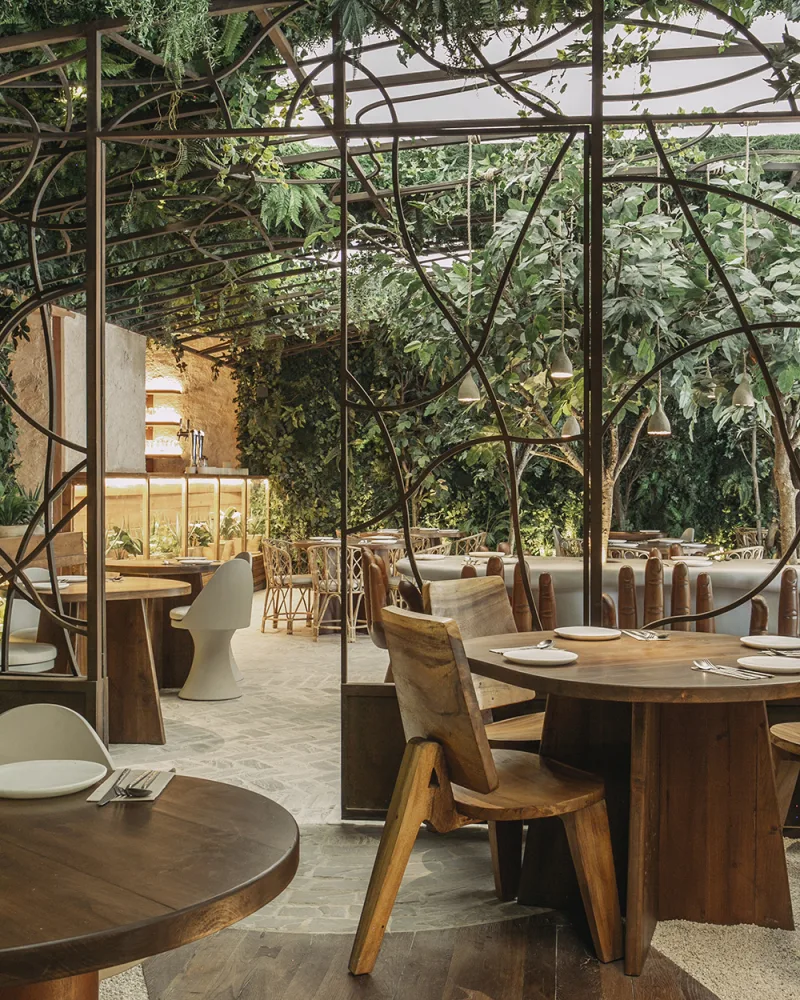 Interior of Begin Greenhouse restaurant