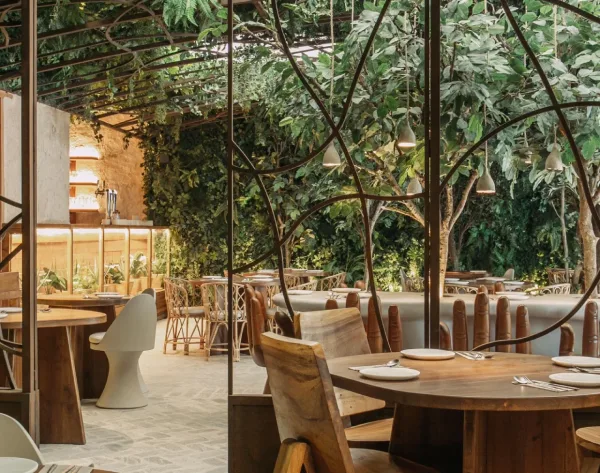 Interior of Begin Greenhouse restaurant