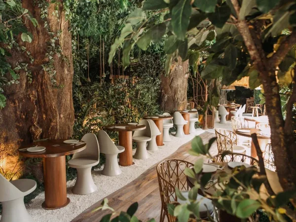 Interior of Begin Greenhouse restaurant