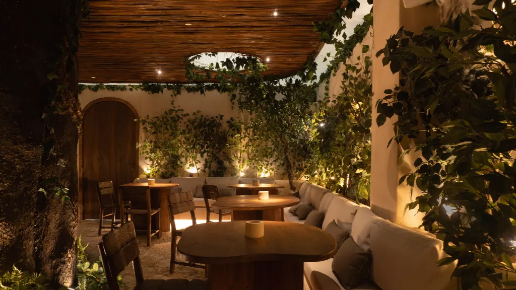 Espacio del restaurante Begin Jardín Secreto