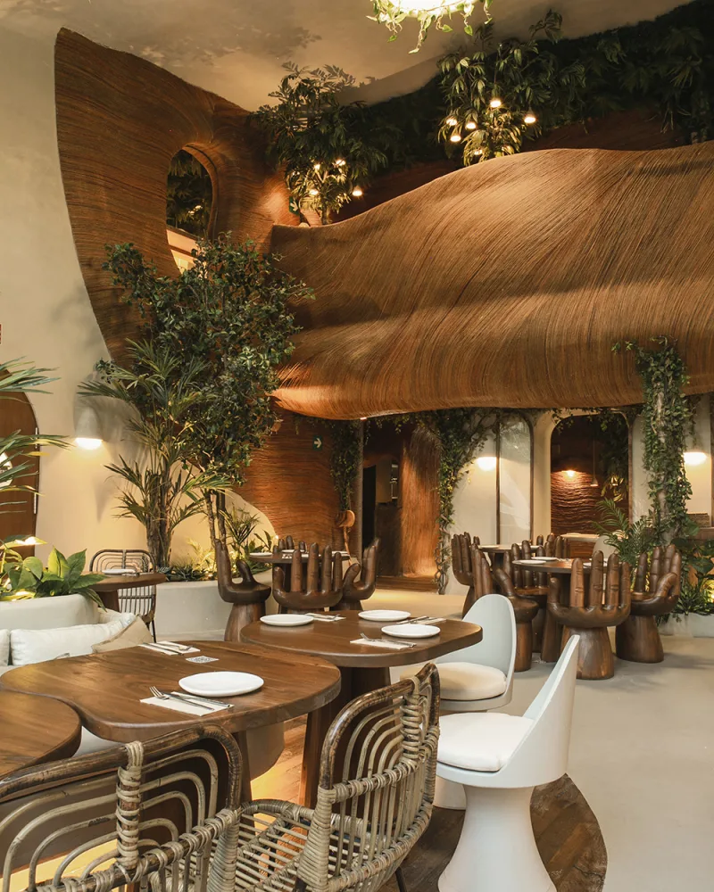 Interior of Begin Jungle restaurant