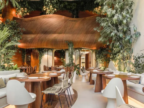 Interior of Begin Jungle restaurant
