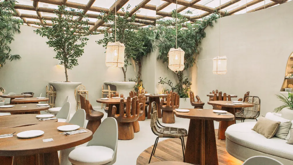 Begin Jungle restaurant space
