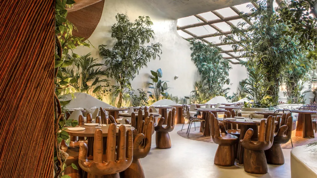 Begin Jungle restaurant space