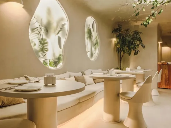 Interior of Begin Marine Depths restaurant